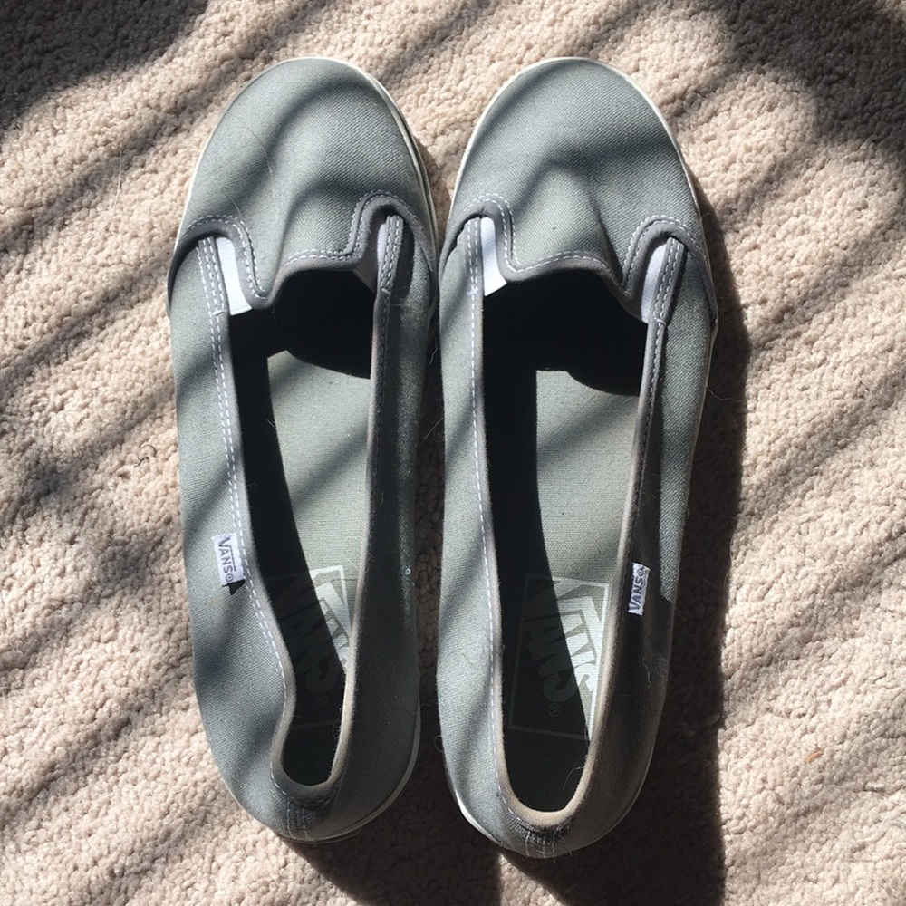 **LIKE NEW** VANS SLIP-ON FLATS